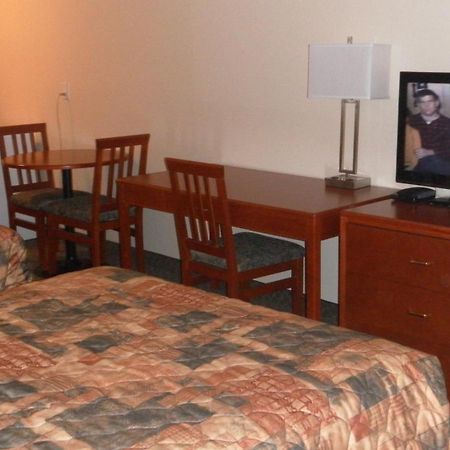 Ponoka Stampeder Inn الغرفة الصورة
